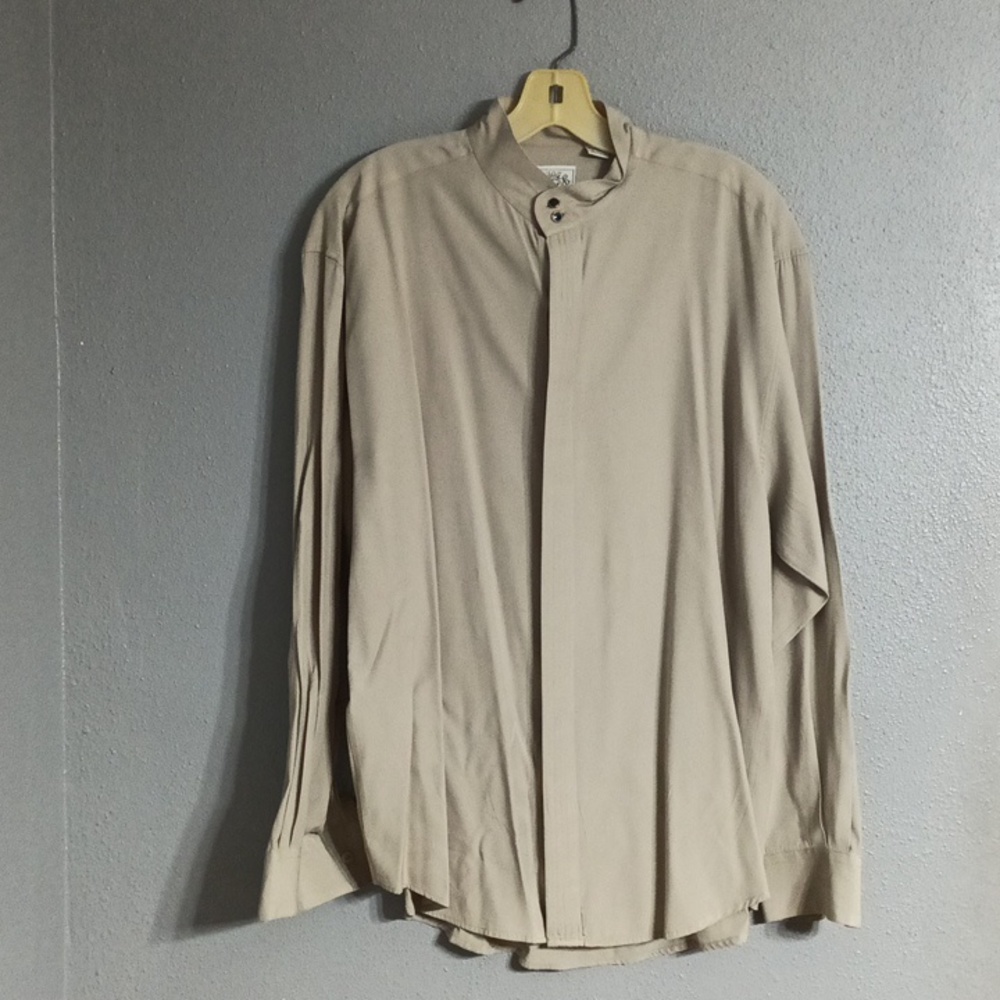 Winners Tan Button Down Shirt Size Large